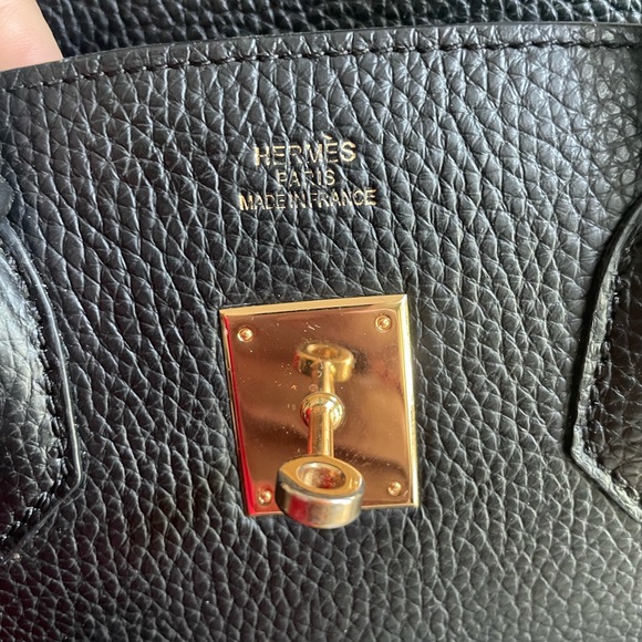 Hello! My name is Elsa ❤️ Welcome to my closet! - Picture 3 of 9